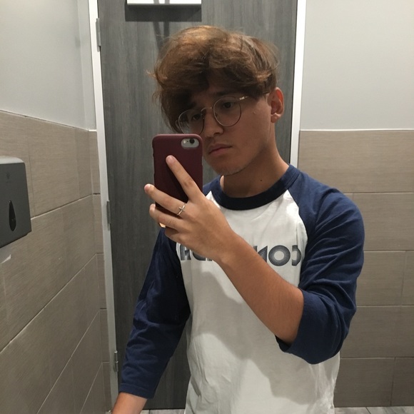 Meet your Posher, Luis - Picture 1 of 1